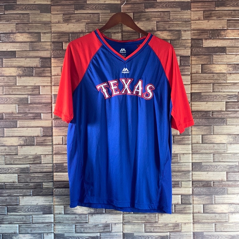 EUC Majestic Texas Rangers MLB T-Shirt Performance Short Sleeve Men’s Size Large